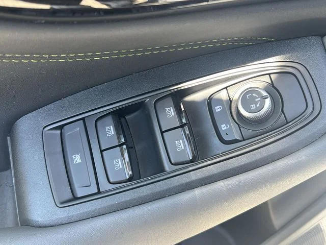 Used 2025 Silver Subaru Onyx Edition image 17