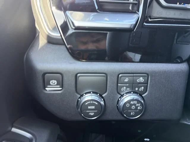 New 2026 Onyx Black GMC SLT image 28