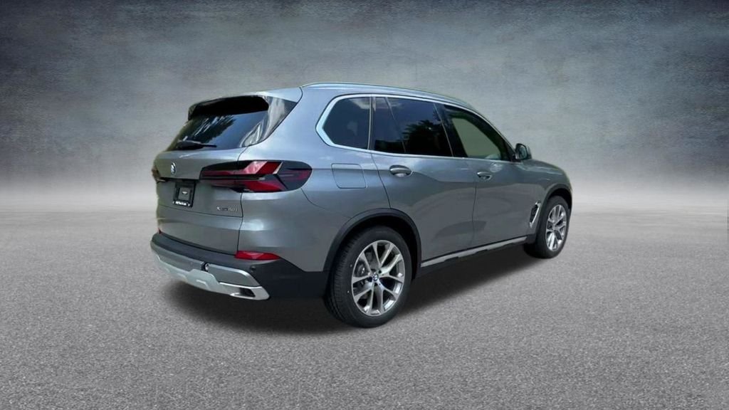 Used 2024 Gray BMW xDrive40i image 26