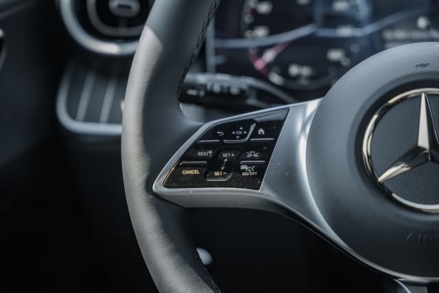 New 2026 Polar White Mercedes-Benz GLC 300 image 79