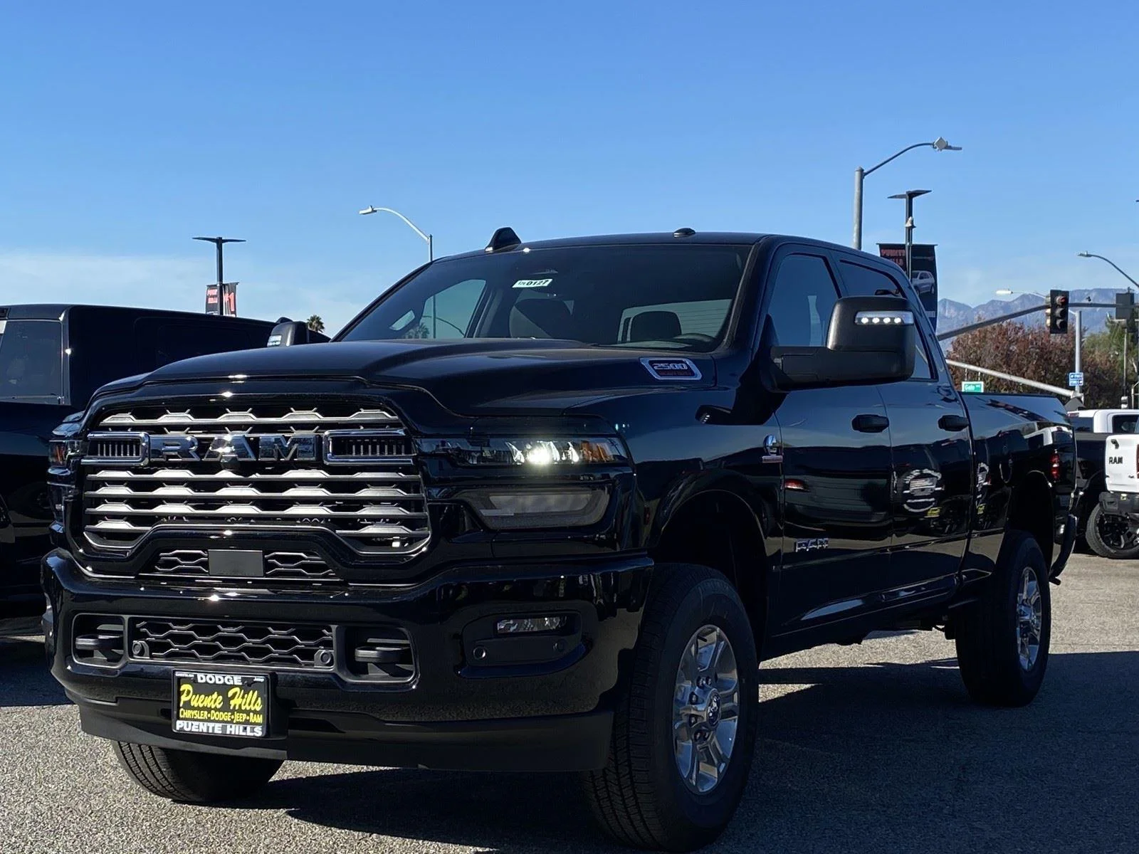 New 2026 Diamond Black Crystal Pearl-Coat Exterior Paint RAM Big Horn image 3