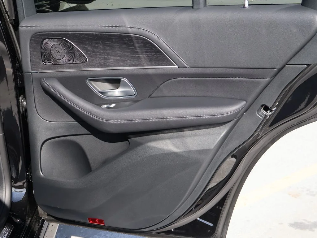 New 2026 Obsidian Black Metallic Mercedes-Benz GLE 580 image 14