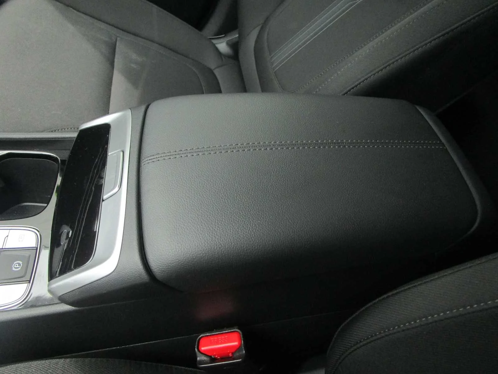 Used 2025 Serenity White Pearl Hyundai SEL image 20