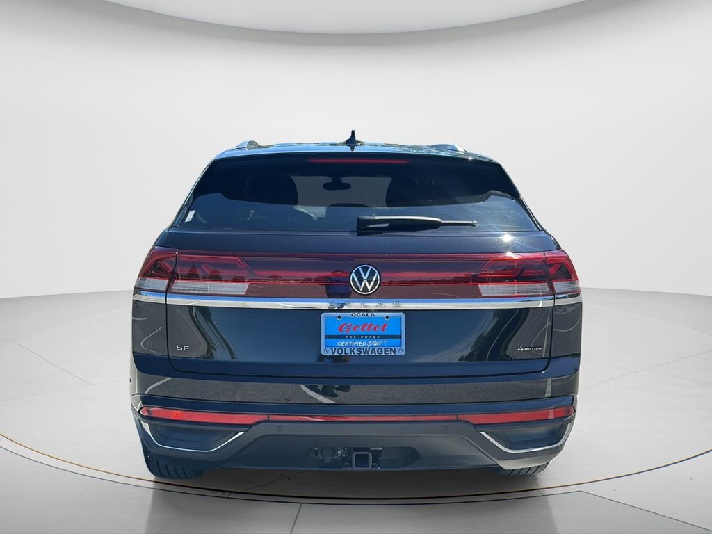 Used 2025 Black Volkswagen 2.0T SE w/Technology image 4