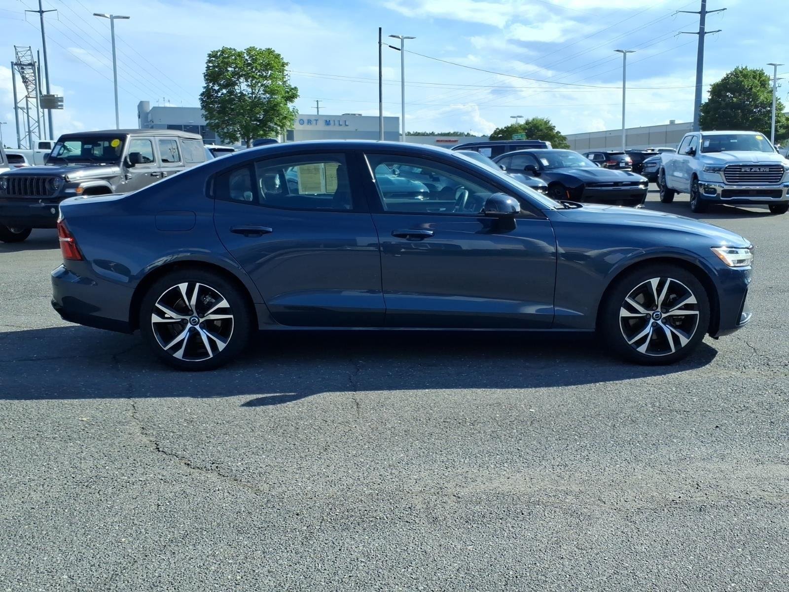 Used 2024 Silver Dawn Metallic Volvo Core Dark Theme image 10