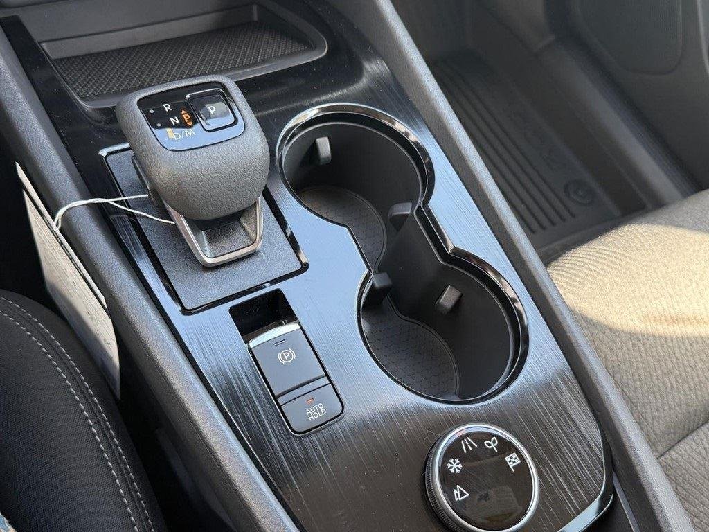 2026 Nissan Rogue SV - Photo 3