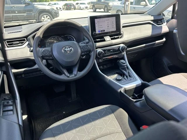 2023 Toyota RAV4 XLE - Photo 17