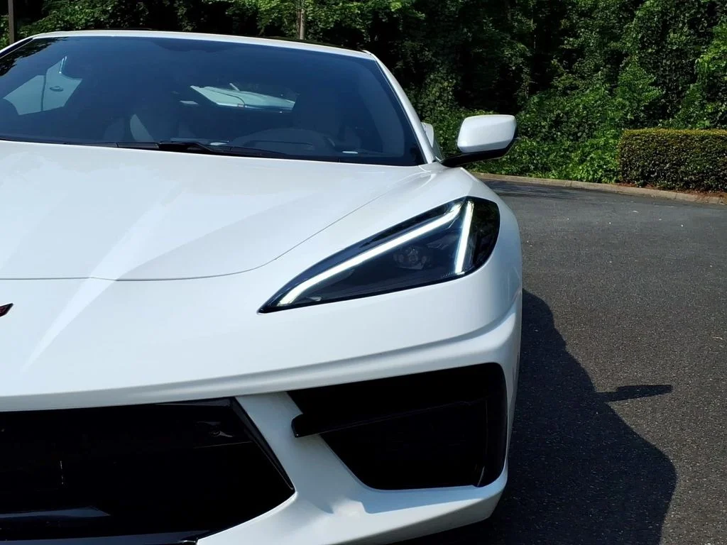Used 2020 White Chevrolet Stingray image 21
