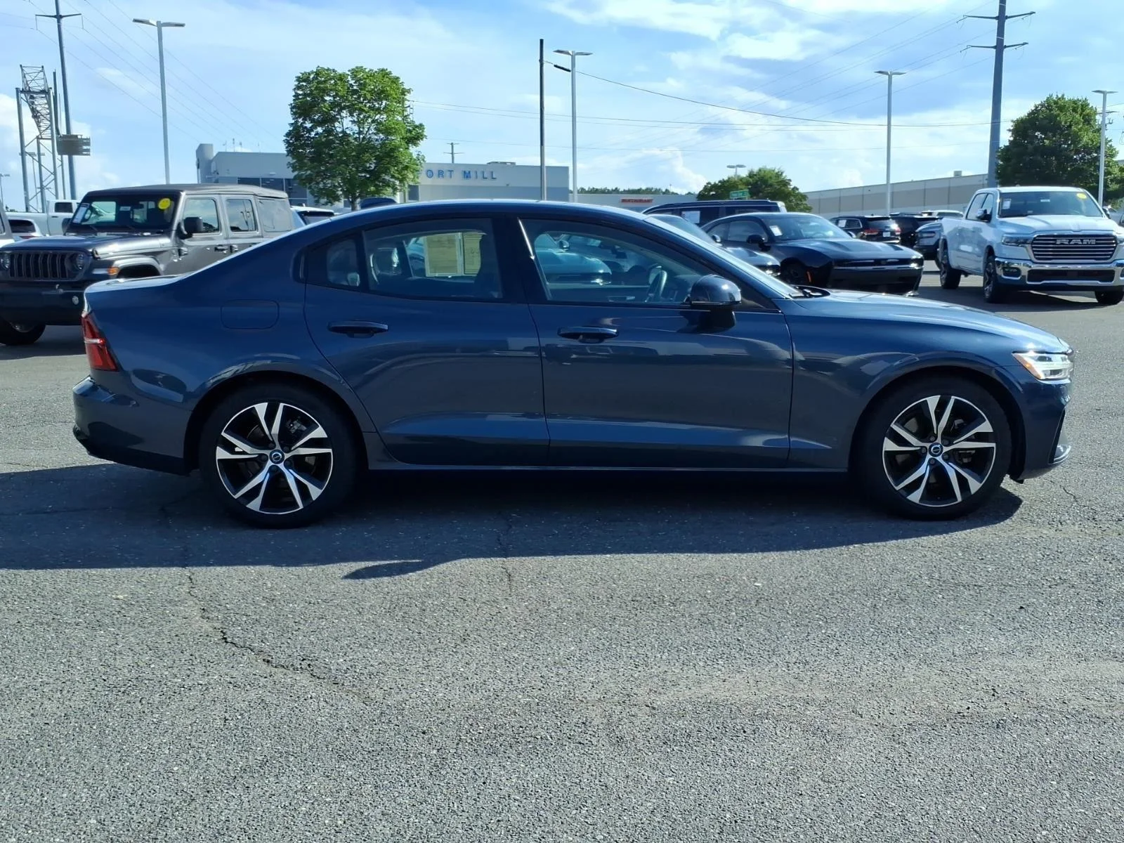 Used 2024 Silver Dawn Metallic Volvo Core Dark Theme image 10