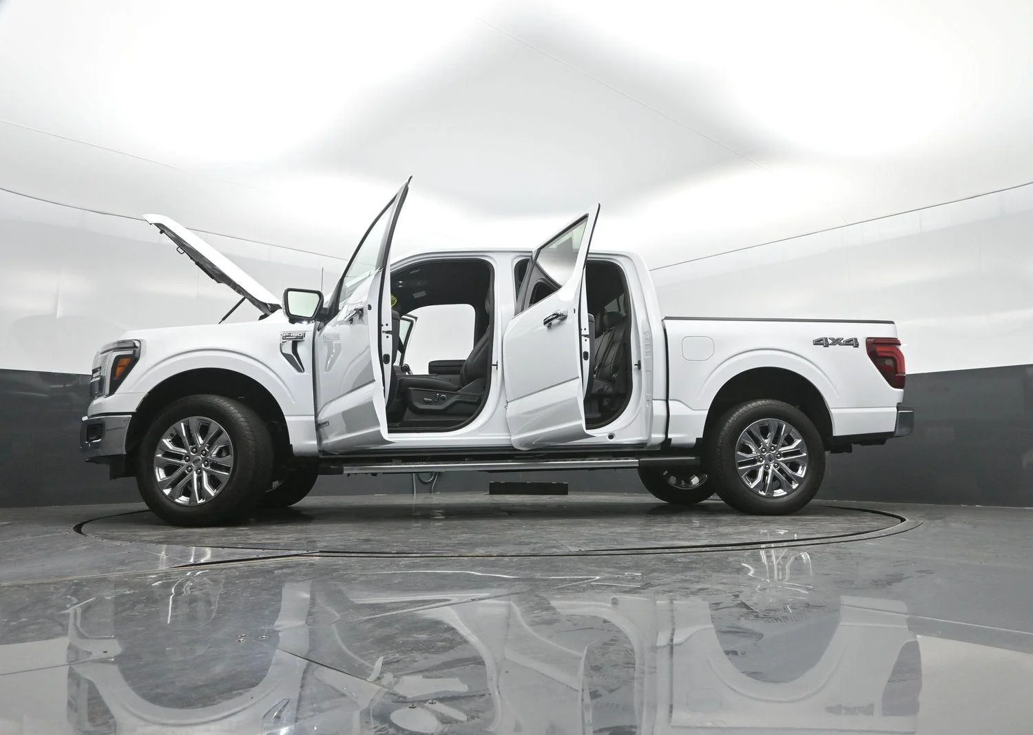 Used 2025 Oxford White Ford LARIAT image 54