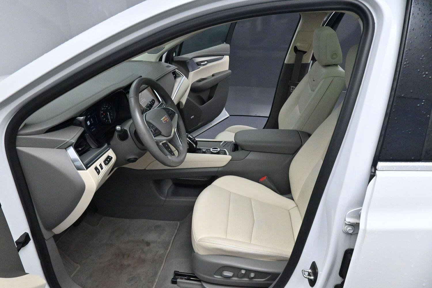 Used 2024 Crystal White Tricoat Cadillac Premium Luxury image 12