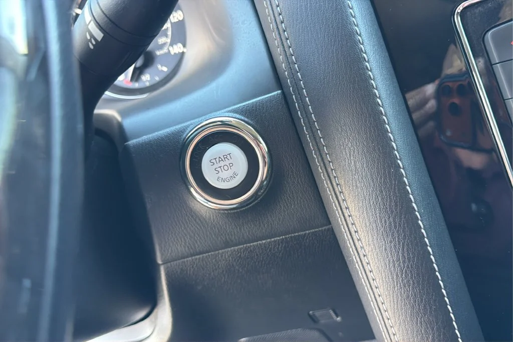 Used 2020 Beige INFINITI LUXE image 25