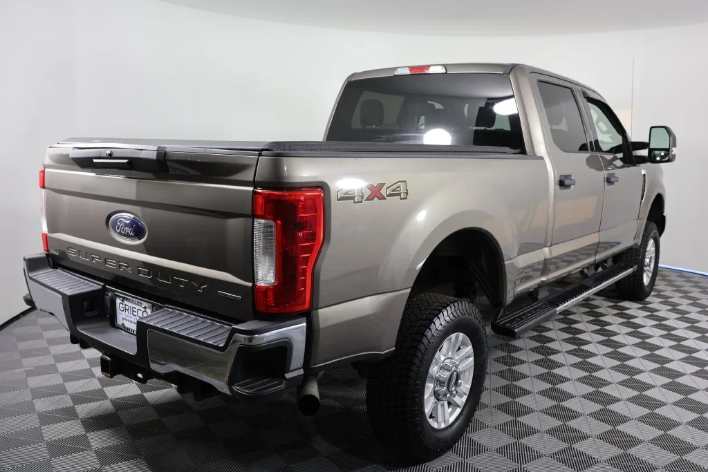 Used 2018 Stone Gray Metallic Ford XLT image 8