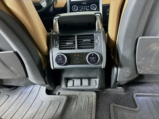 Used 2023  Land Rover Metropolitan Edition image 25