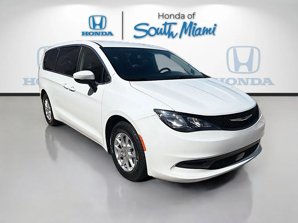 Used 2023 White Chrysler LX image 1