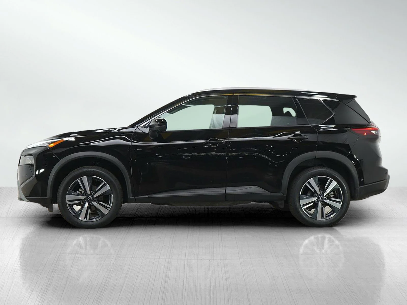 Used 2026 Nissan Rogue SL with VIN 5N1BT3CB6TC694500 for sale in Wayzata, Minnesota