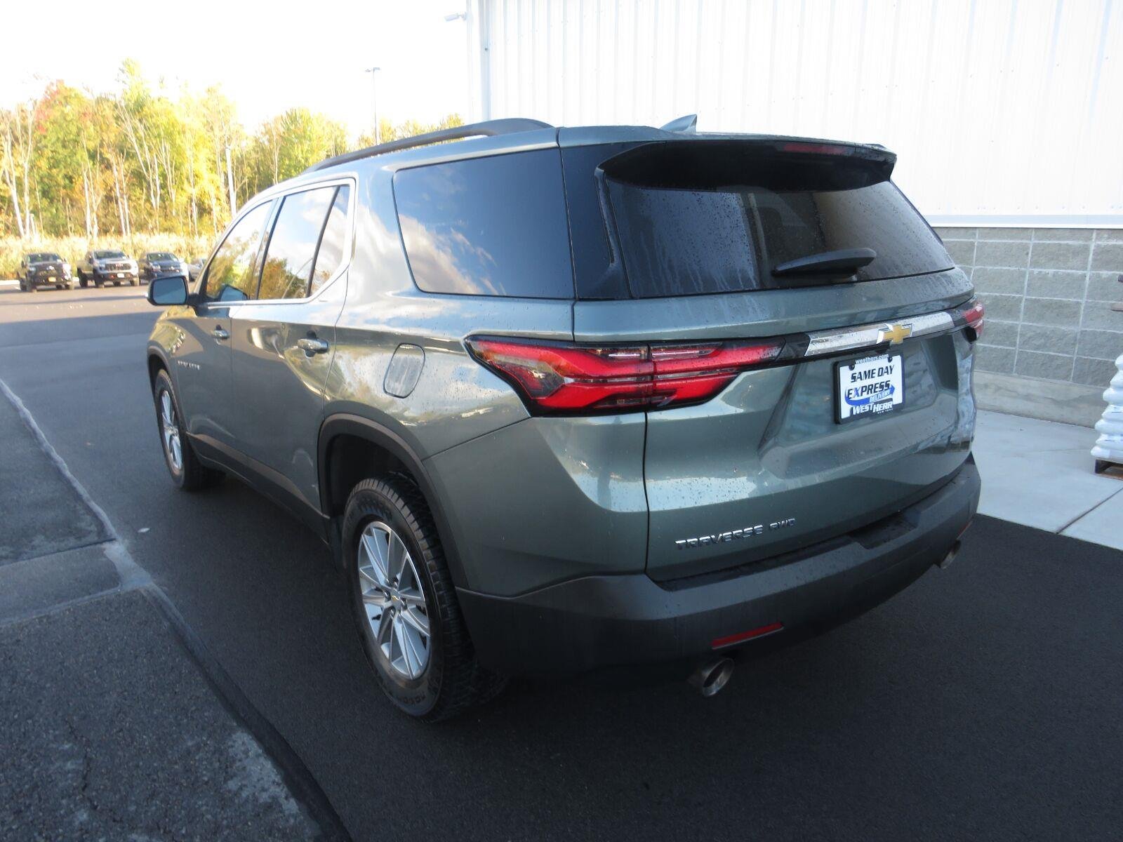 Used 2023 Silver Sage Metallic Chevrolet LT Cloth image 15