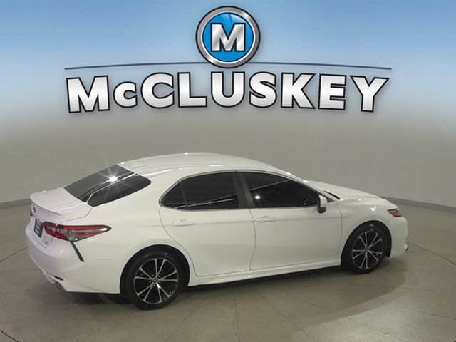 Used 2019 White Toyota SE image 4