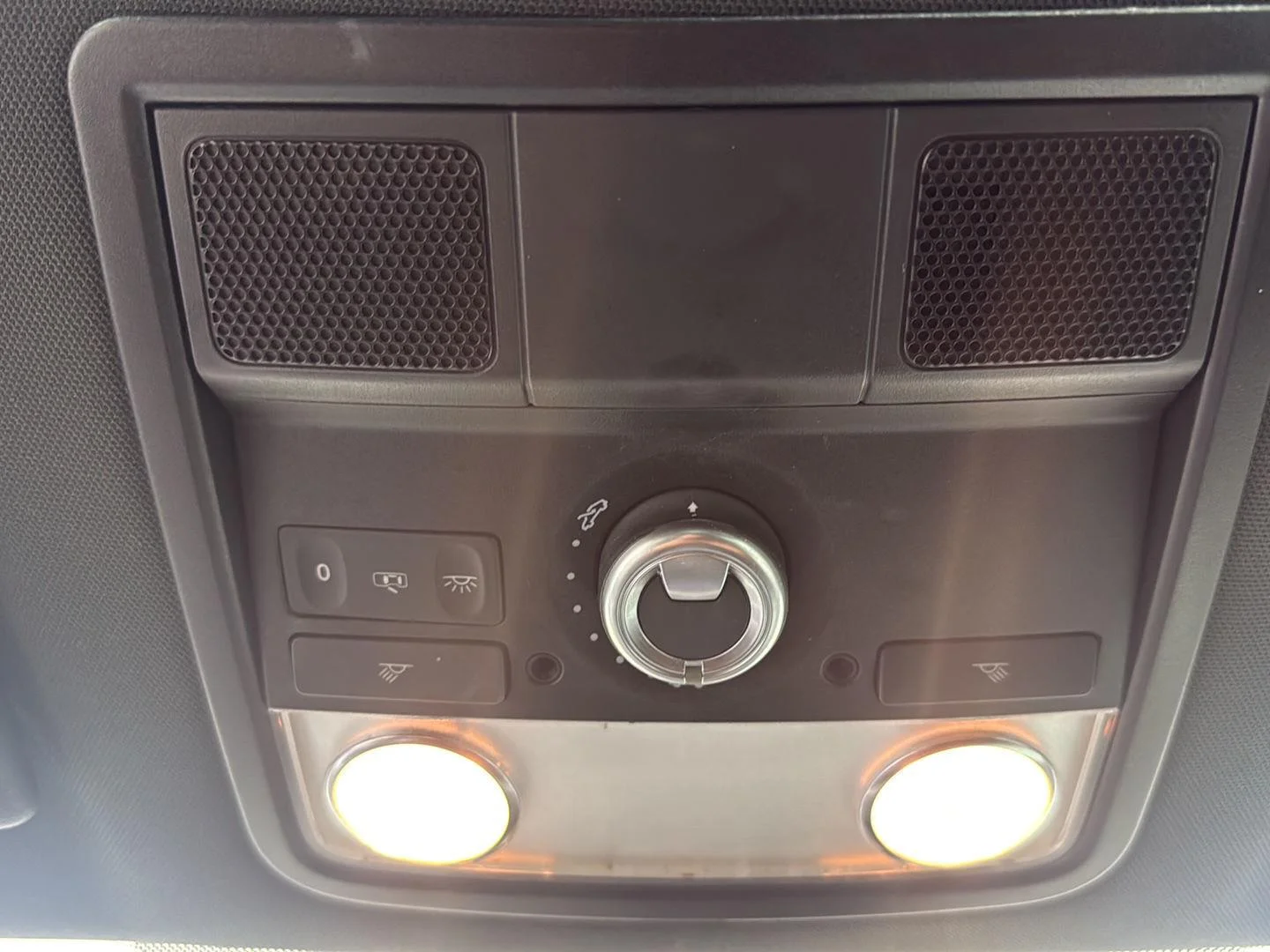 Used 2012 Reflex Silver Metallic Volkswagen 2.5L w/Sun image 15