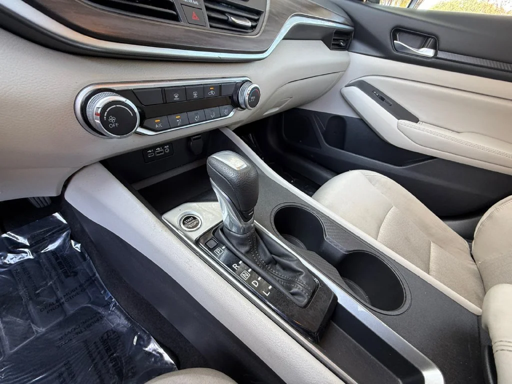 Used 2025 Black Nissan 2.5 SV image 12