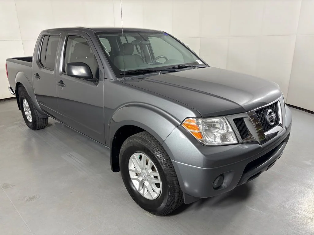 Used 2021 Gray Nissan SV image 2
