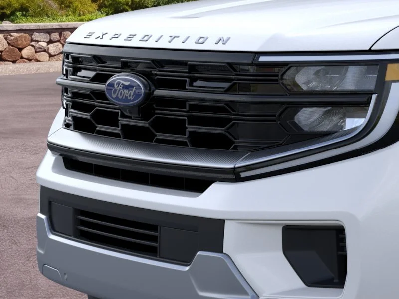 New 2026 Star White Metallic Tri-Coat Ford MAX Platinum® image 51