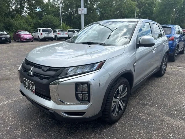 Used 2022 Alloy Silver Metallic Mitsubishi 2.0 ES image 4