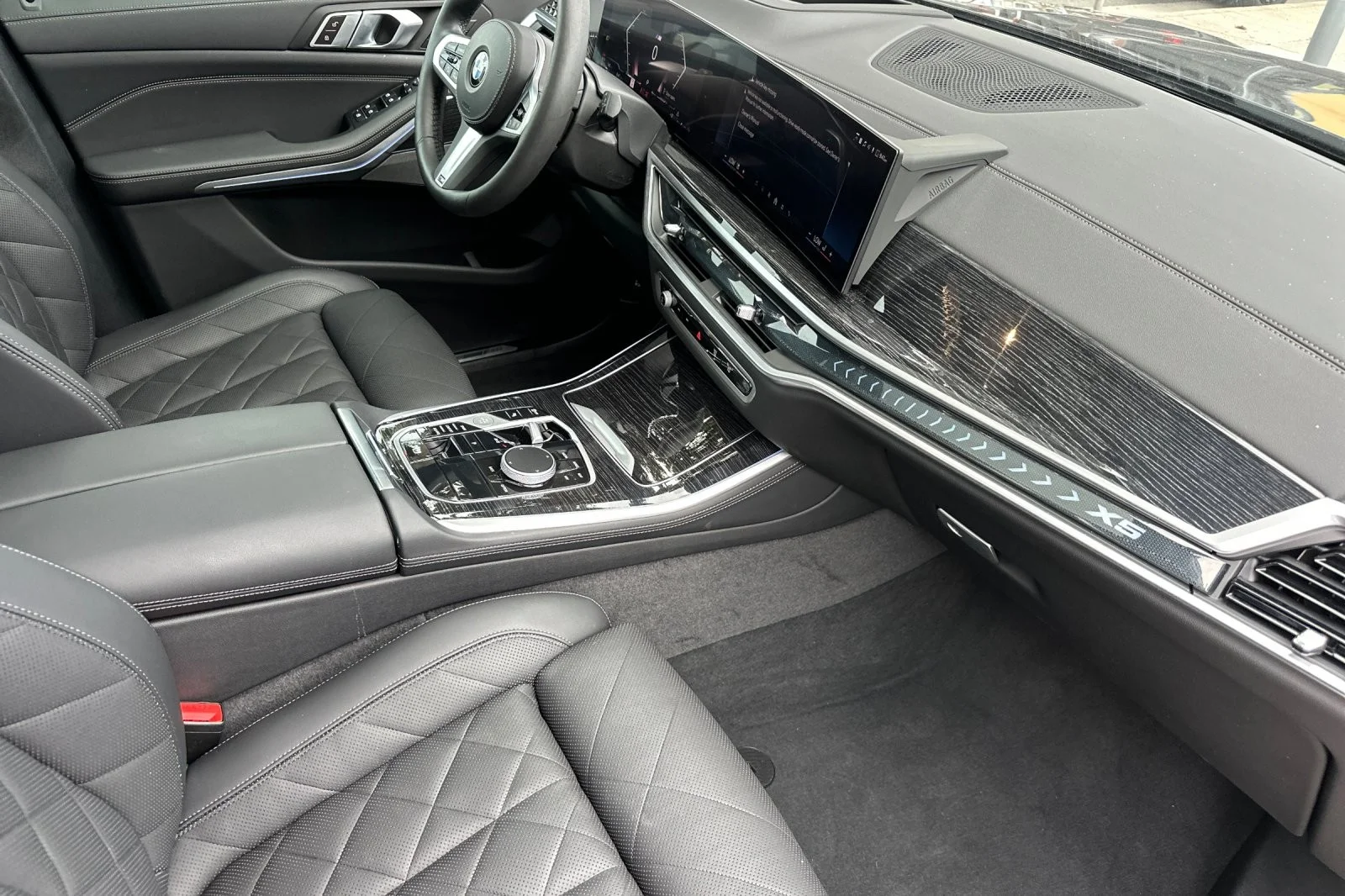 Used 2025 Black Sapphire Metallic BMW sDrive40i image 15