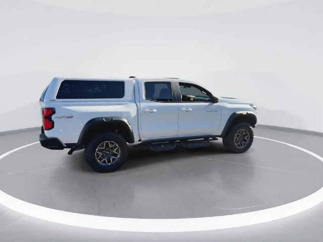 Used 2025 White Chevrolet ZR2 image 9