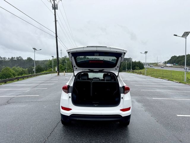 Used 2017 White Hyundai SE image 22