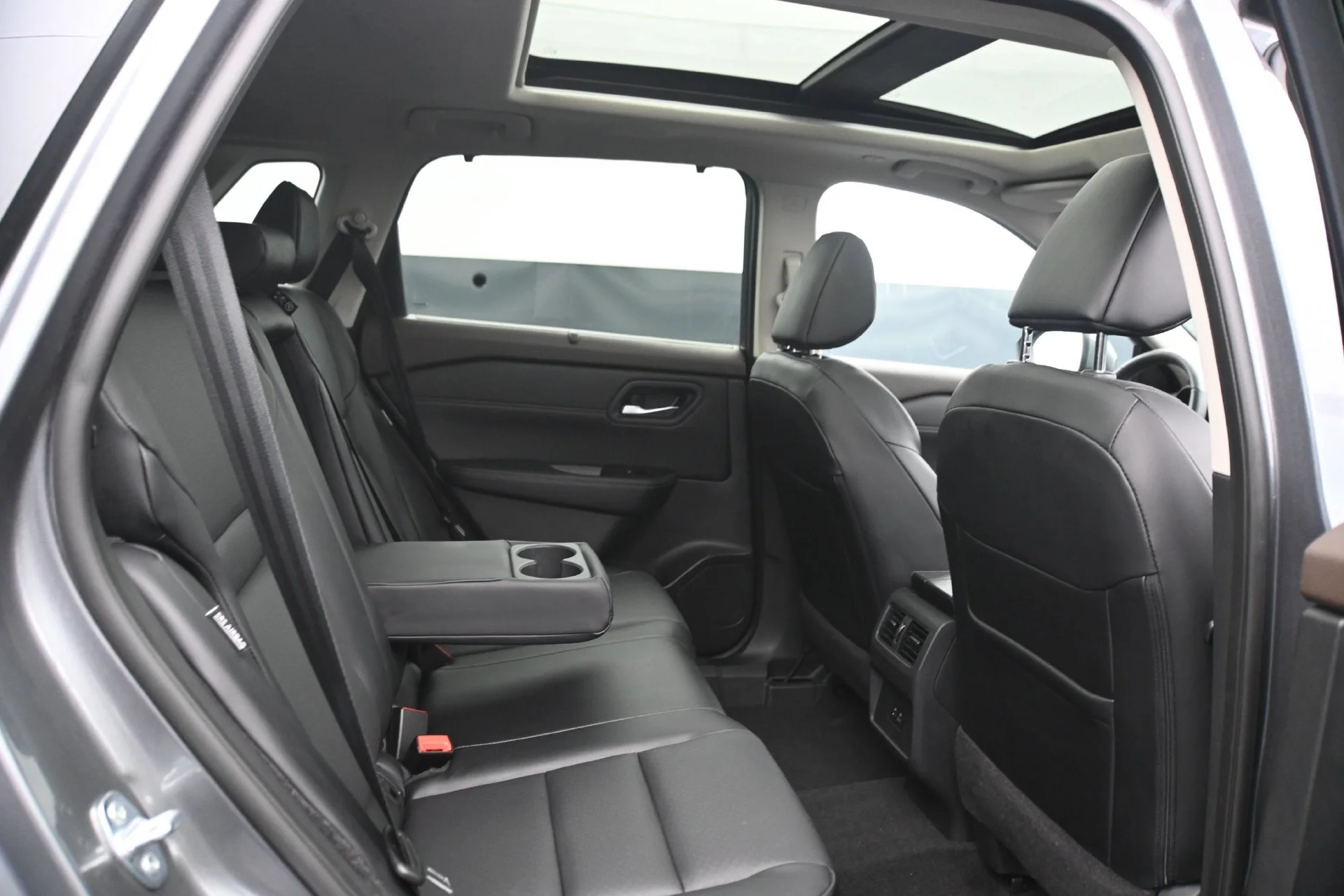 Used 2023 Gun Metallic Nissan SV image 14