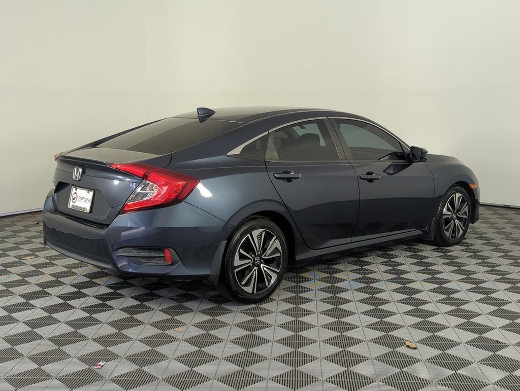 Used 2017  Honda EX-L image 7