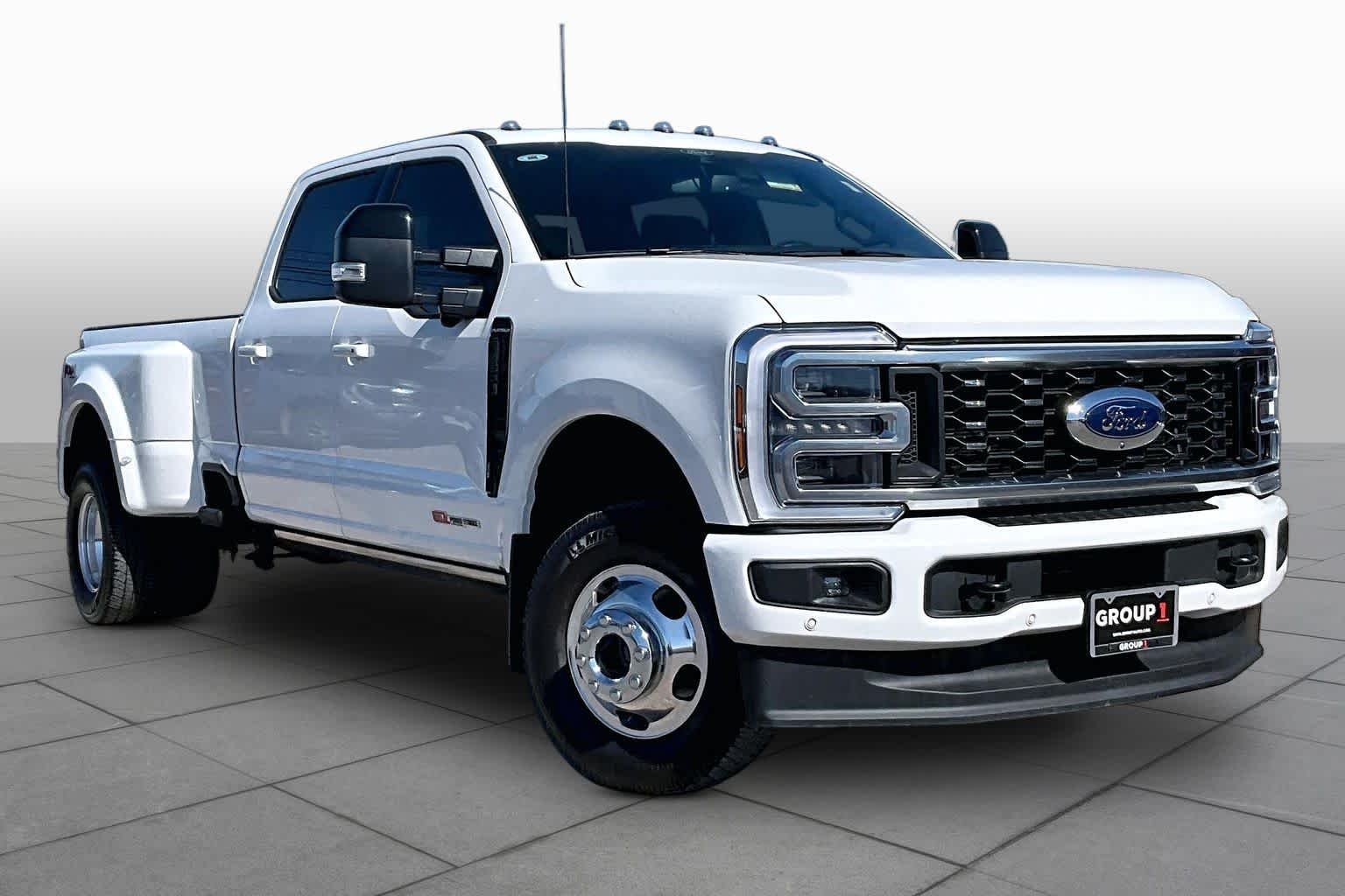Used 2026 Star White Metallic Tri-Coat Ford Platinum image 3