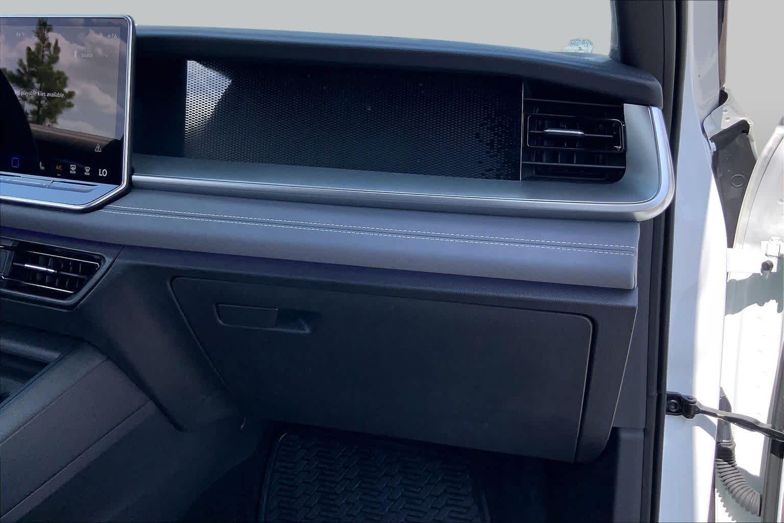 Used 2025  Deep Black Roof Volkswagen SE R-Line Black image 18