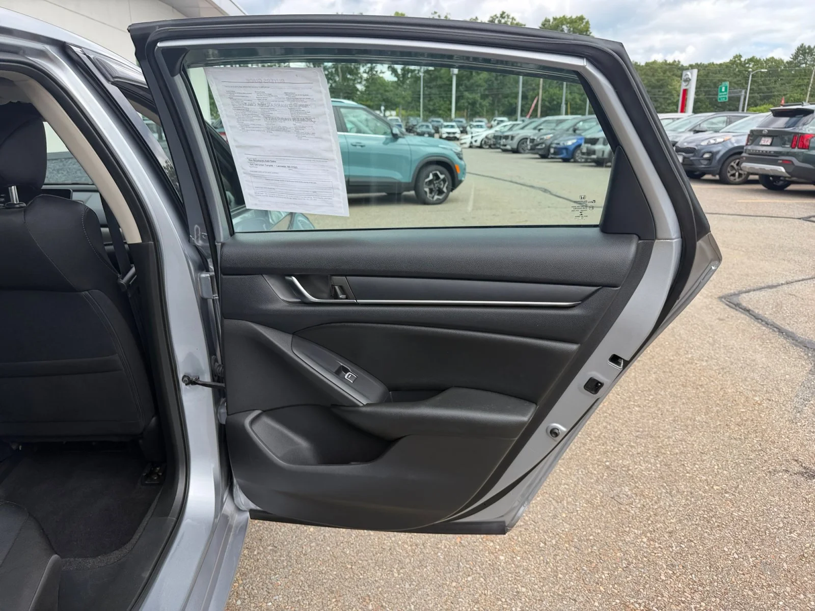 Certified Used 2020 Lunar Silver Metallic Honda LX image 33