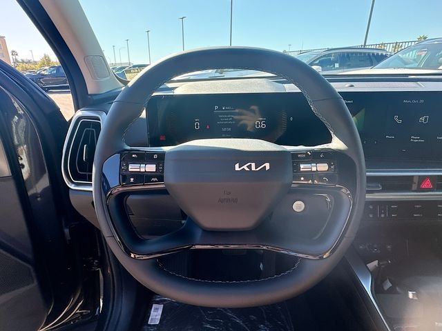Certified Used 2026 Metal Kia LX image 11