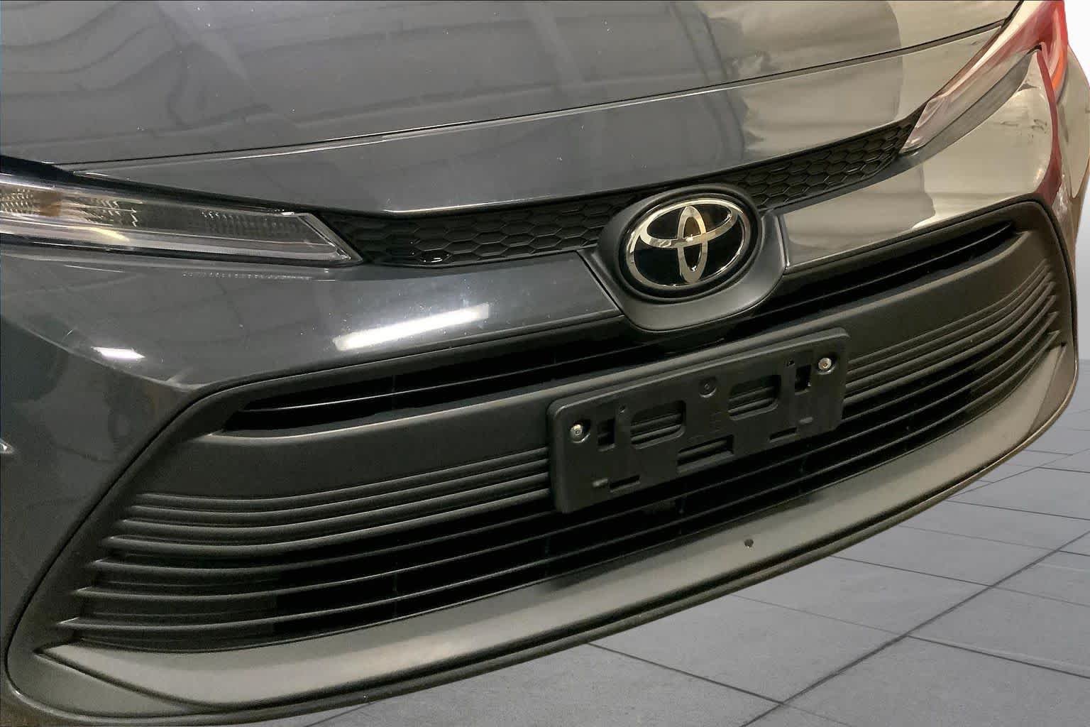 Used 2024 Underground Toyota LE image 30