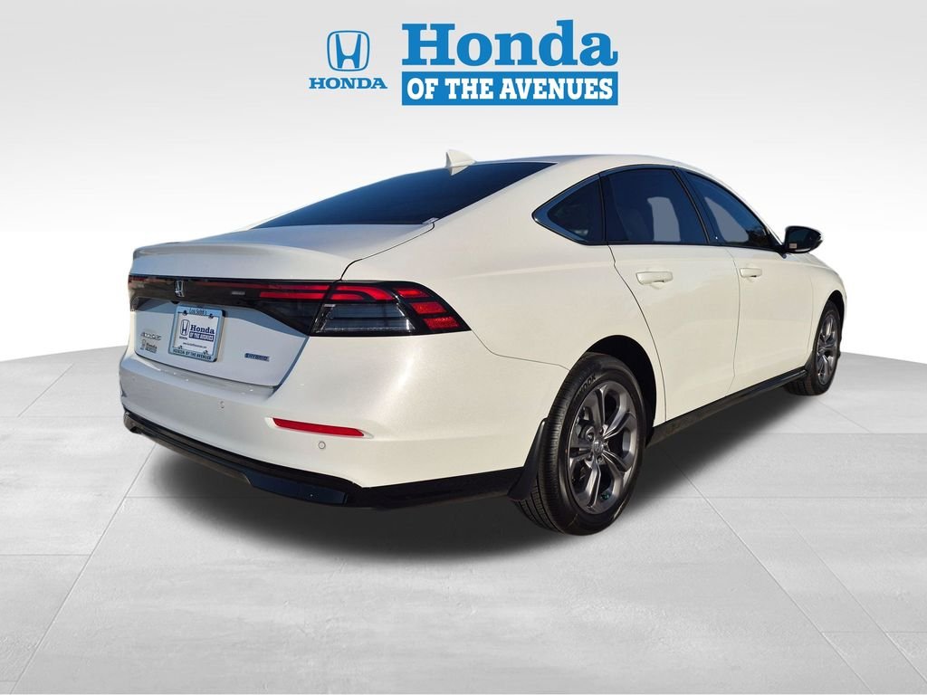 New 2026 Platinum White Pearl Honda EX-L image 6