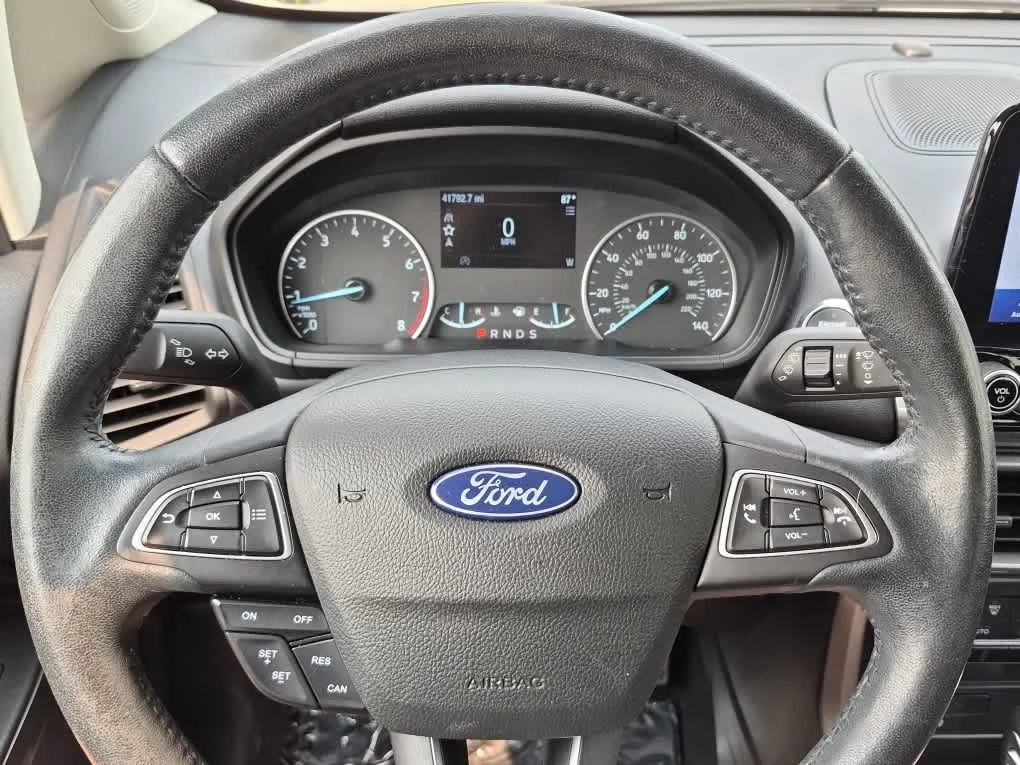 Used 2020 Shadow Black Ford SE image 16