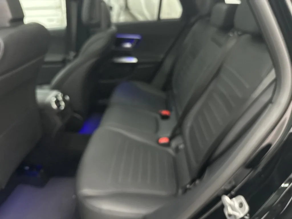 Used 2026 Black Mercedes-Benz GLC 300 image 21