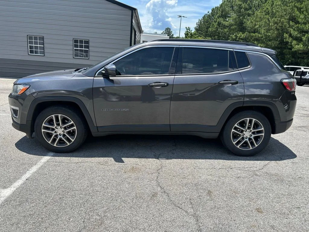 Used 2020 Gray Jeep Latitude image 4