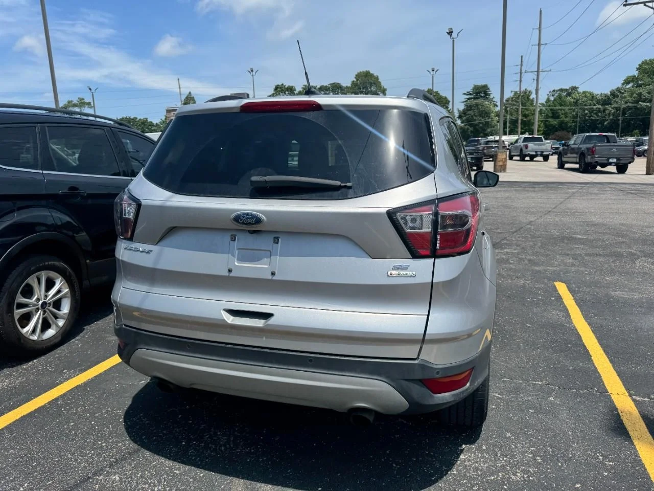 Used 2017 Ingot Silver Metallic Ford SE FWD image 7