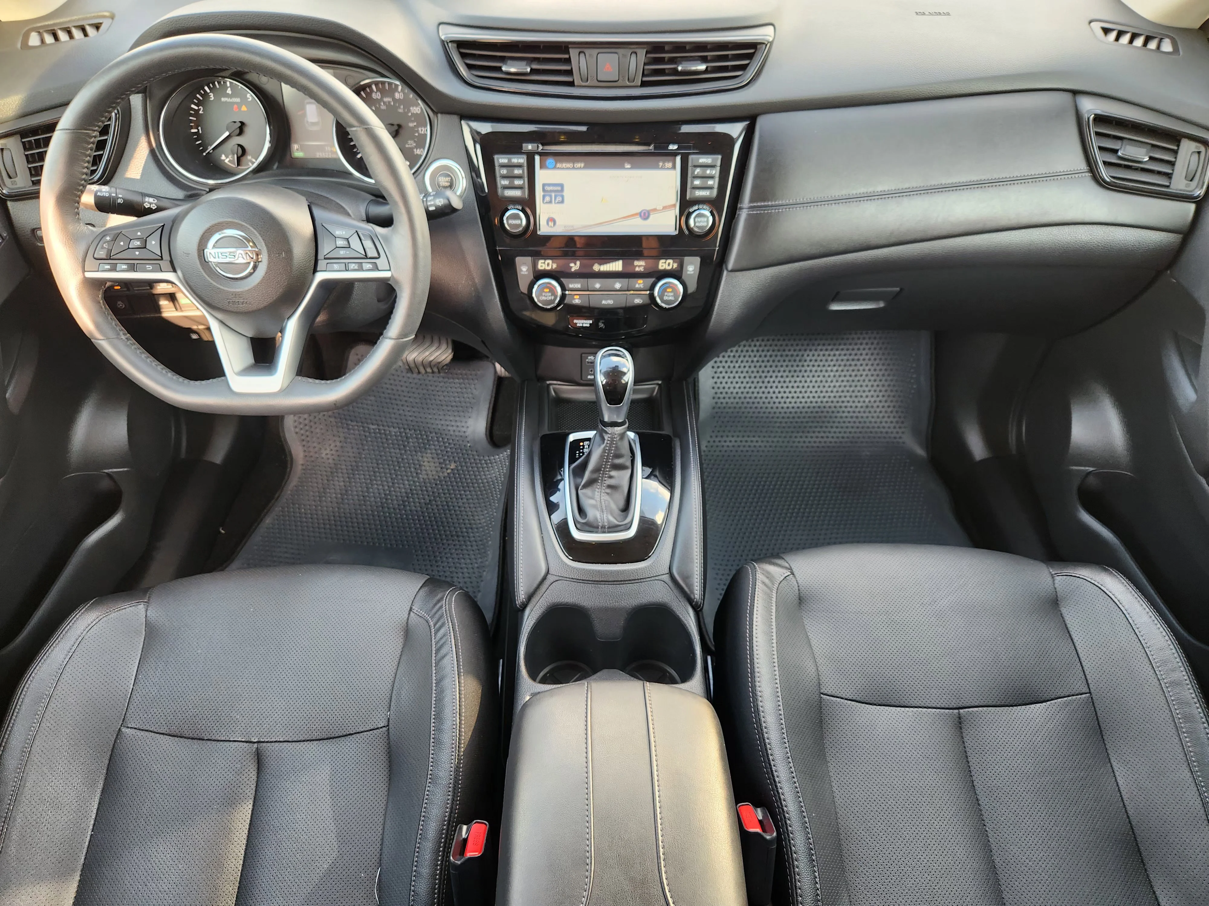 Used 2017 Magnetic Black Nissan SL image 27