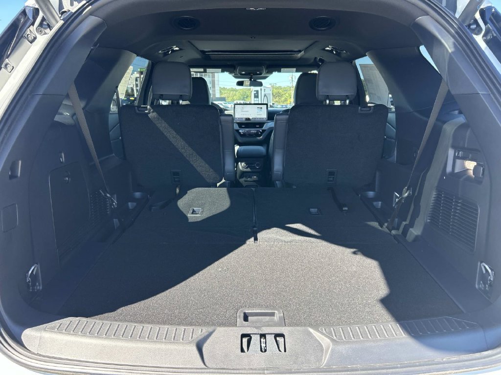 New 2027 Star White Metallic Tri-Coat Ford Active image 20