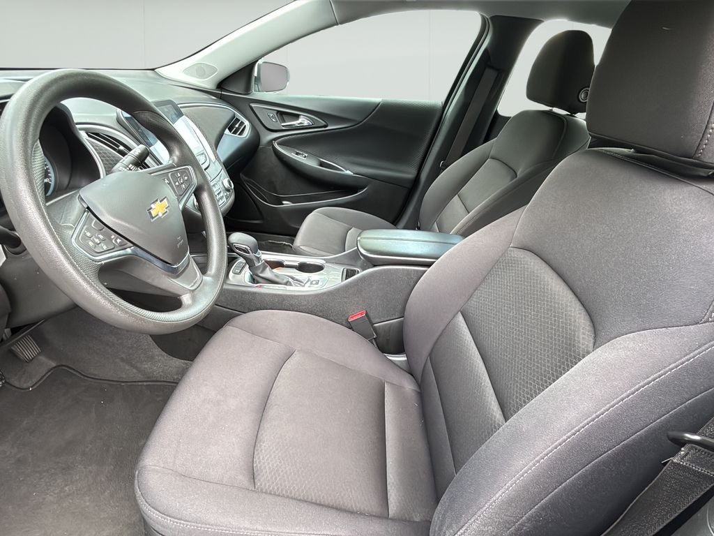Used 2024 Summit White Chevrolet LT image 14
