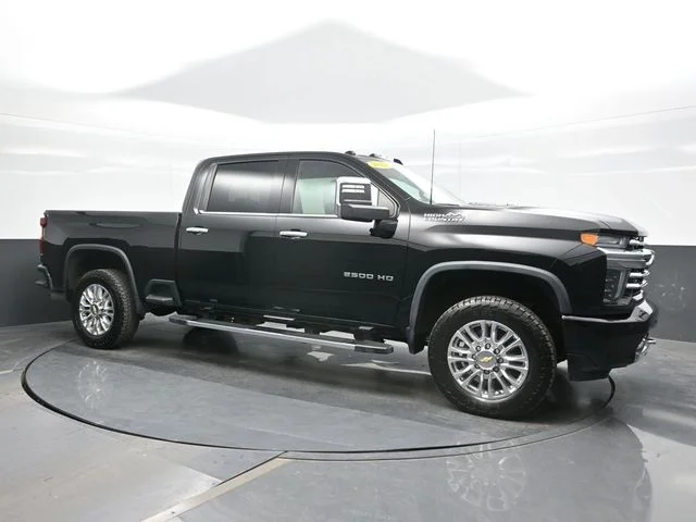 Used 2023 Black Chevrolet High Country image 7