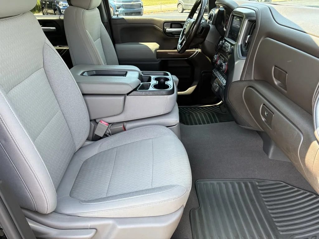 Used 2019 BLACK Chevrolet LT image 23