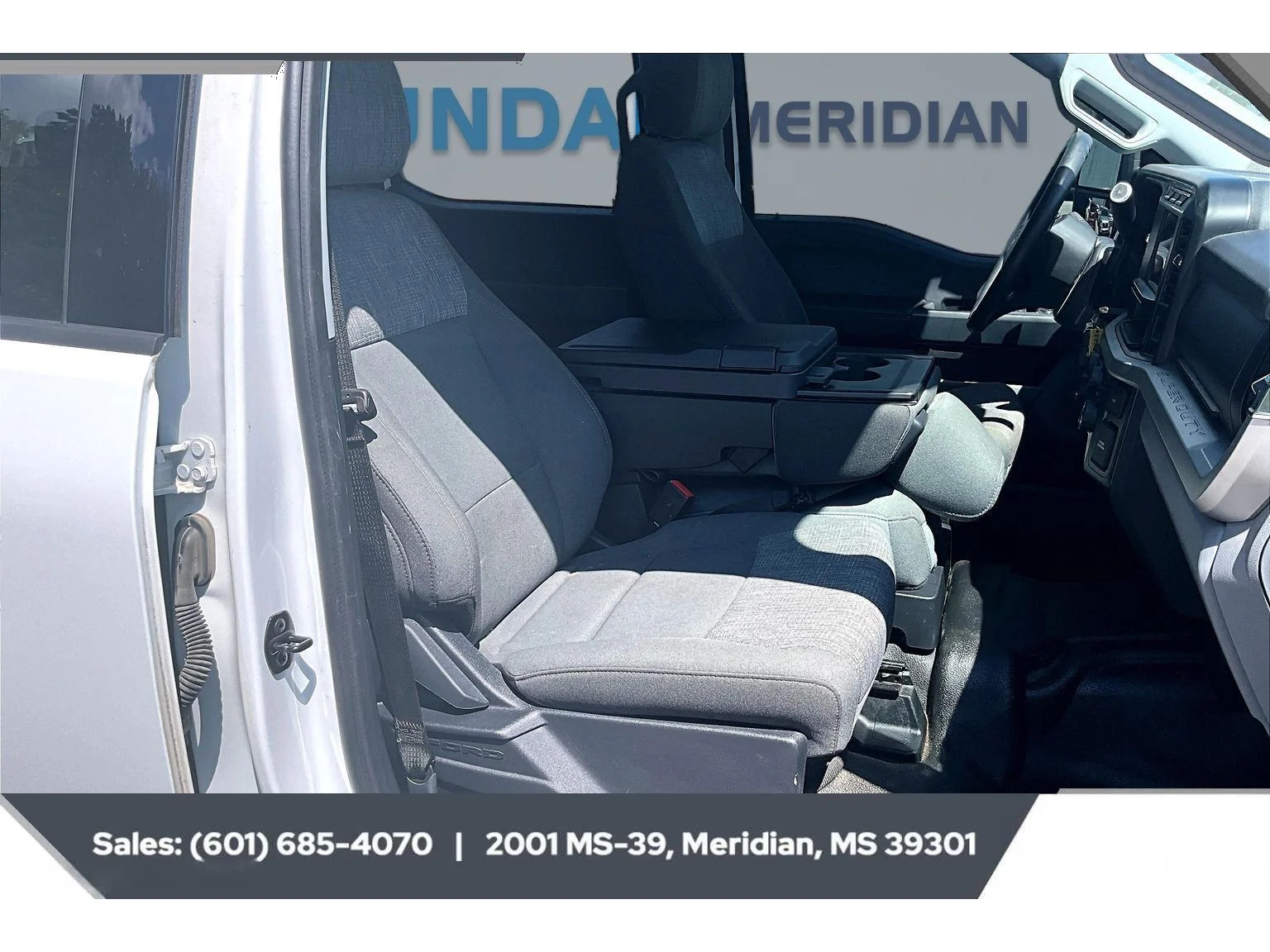 Used 2023 Oxford White Ford XLT image 6