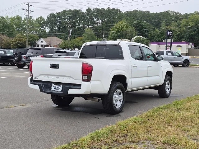 Used 2022 White Toyota SR image 13
