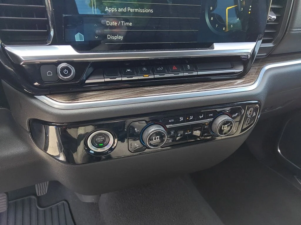 Used 2022 Black Chevrolet LT image 15